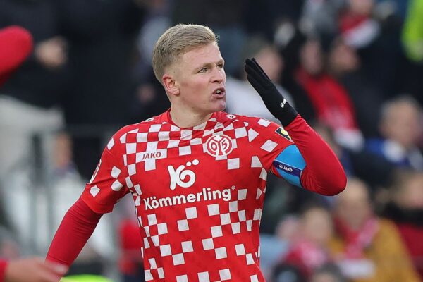 Jonathan Burkardt Mainz Eintracht Frankfurt temp