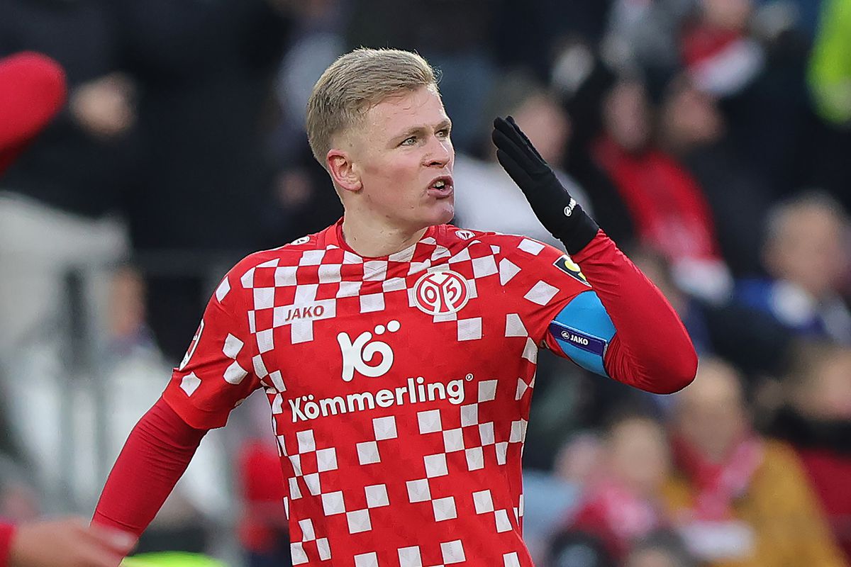 Jonathan Burkardt Mainz Eintracht Frankfurt temp