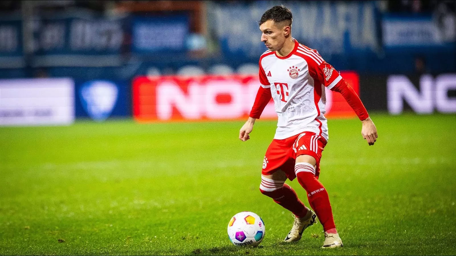 Analisis Performa Bryan Zaragoza Bayern Munich
