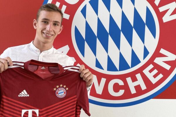 Bayern Munich Lovro Zvonarek temp