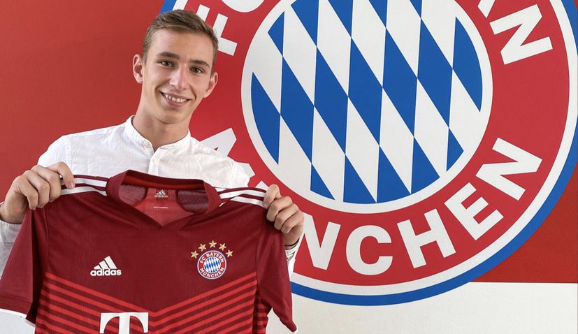 Bayern Munich Lovro Zvonarek temp