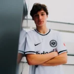 Eintracht Frankfurt Rencana Transfer Paxten Aaronson temp