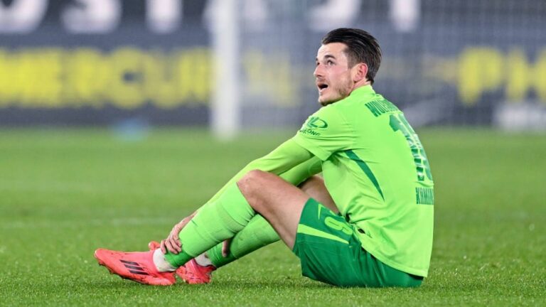 Jakub Kaminski dari Wolfsburg untuk Pimpinan Augsburg dalam Perebutan