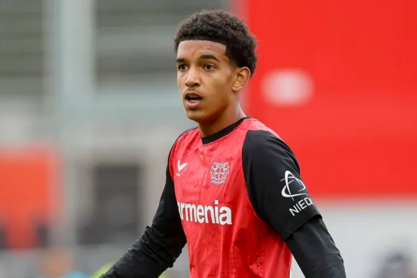 Leverkusen Memperpanjang Kontrak Francis Onyeka temp
