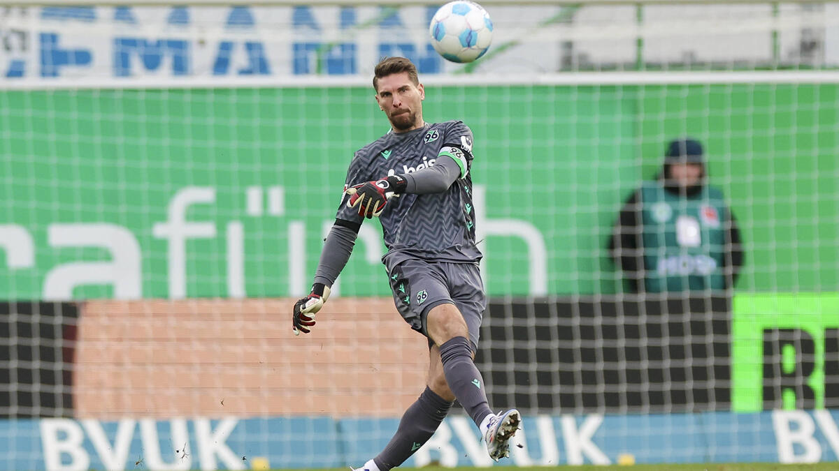 Ron Robert-Zieler Köln Siap Memperkuat Skuad temp