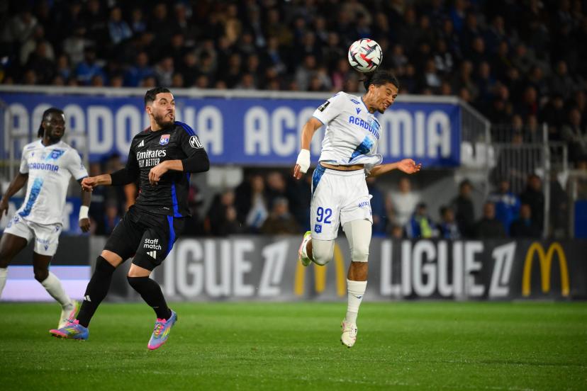 Eintracht Frankfurt Memantapkan Penglihatan pada Clément Akpa dari Auxerre